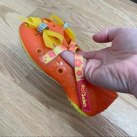 Skechers Bow Accent Flats Orange Yellow Sz 11 Girl - Picture 6 of 7